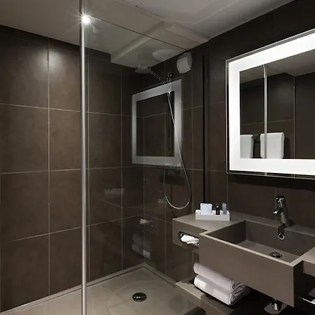 Novotel Paris La Defense Esplanade 4*