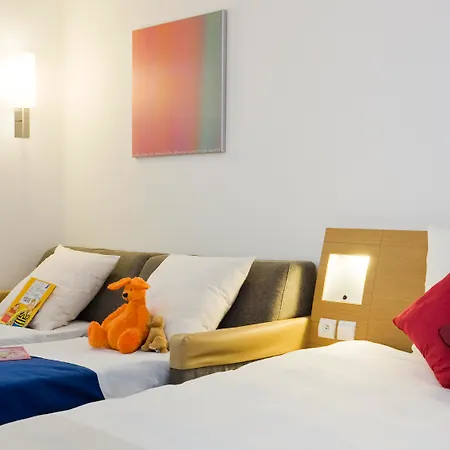 Novotel Paris La Defense Esplanade Hotel Courbevoie