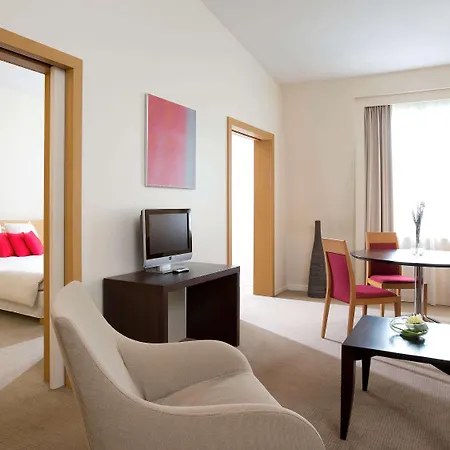 Novotel Paris La Defense Esplanade Hotel