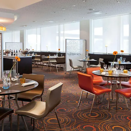 Hotel Novotel Paris La Defense Esplanade 4*