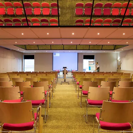 Hotel Novotel Paris La Defense Esplanade 4*