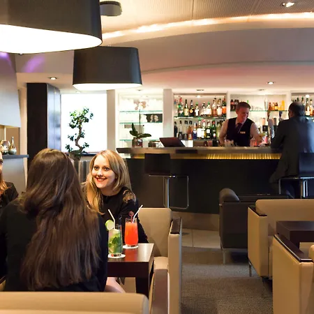 Novotel Paris La Defense Esplanade 4* Courbevoie