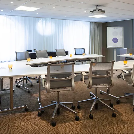 Novotel Paris La Defense Esplanade 4*