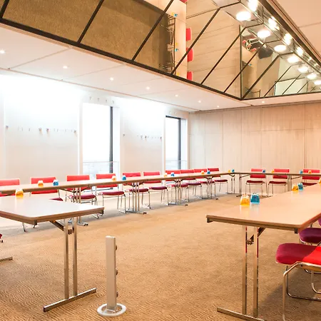 Novotel Paris La Defense Esplanade 4*