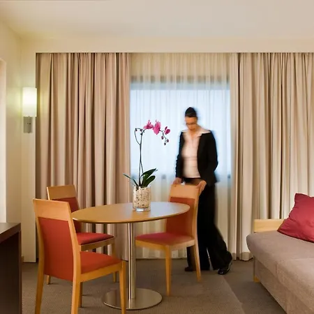Novotel Paris La Defense Esplanade Courbevoie
