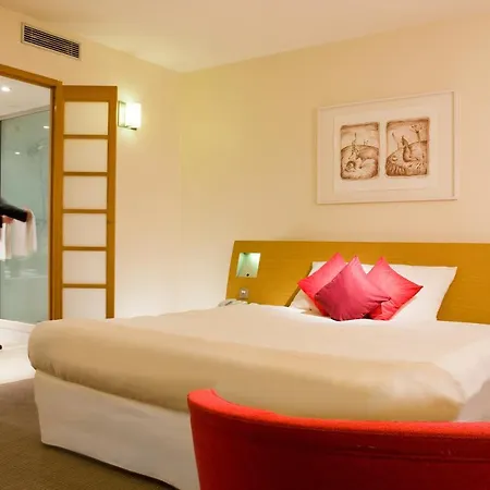 Hotel Novotel Paris La Defense Esplanade