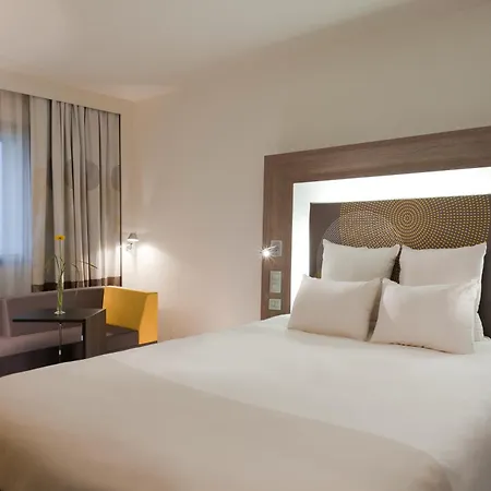 Hotel Novotel Paris La Defense Esplanade 4*