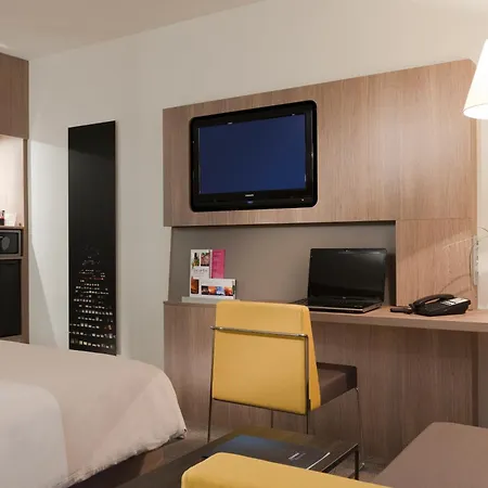 Novotel Paris La Defense Esplanade Hotel