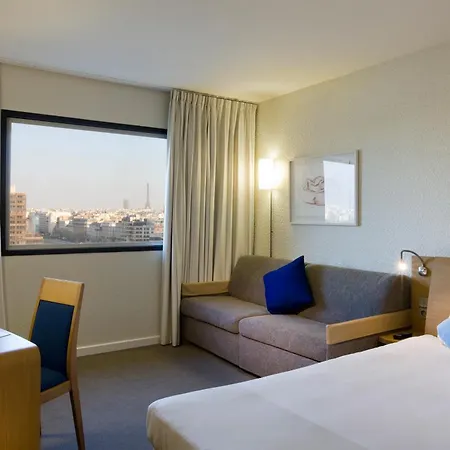 Hotel Novotel Paris La Defense Esplanade 4*