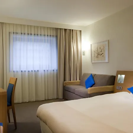 Novotel Paris La Defense Esplanade 4*