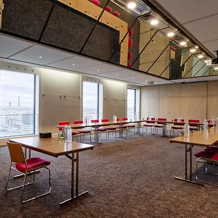 Novotel Paris La Defense Esplanade 4* Courbevoie