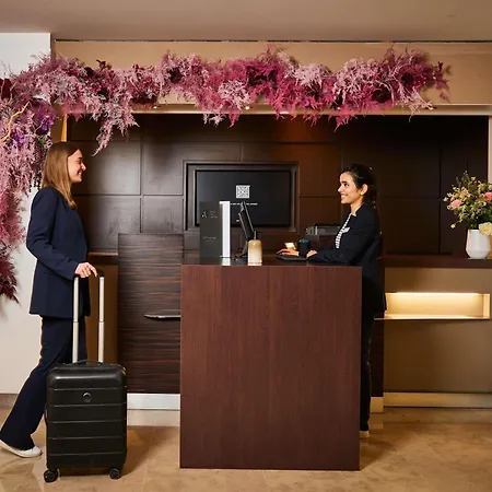 Novotel Paris La Defense Esplanade Ξενοδοχείο 4*