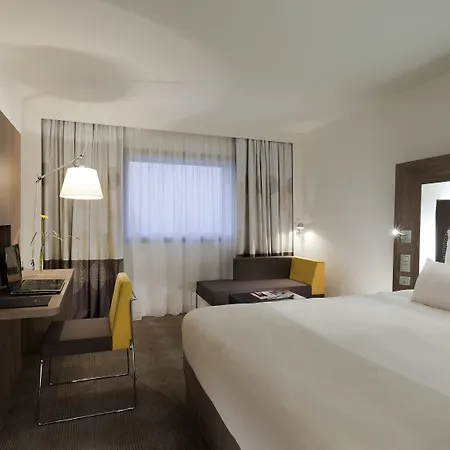 Novotel Paris La Defense Esplanade Courbevoie
