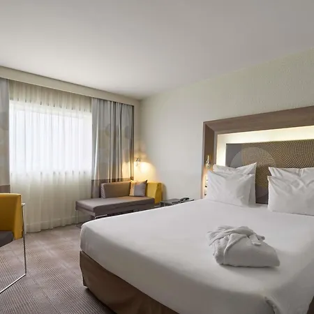 Отель Novotel Paris La Defense Esplanade