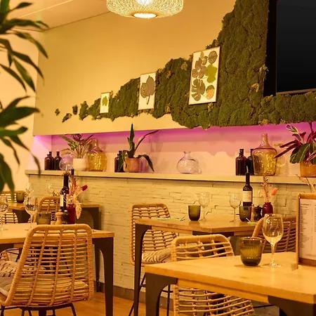 Novotel Paris La Defense Esplanade 4*