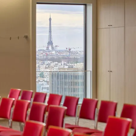 Novotel Paris La Defense Esplanade 4*