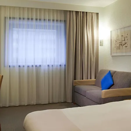 Novotel Paris La Defense Esplanade Hotel 4*