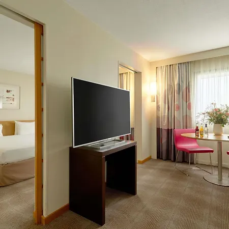 Novotel Paris La Defense Esplanade 4* Courbevoie