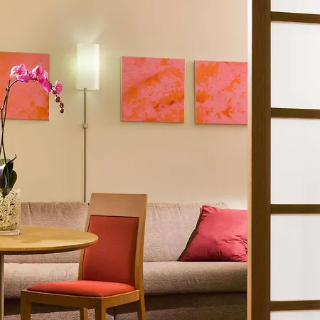 Novotel Paris La Defense Esplanade فندق 4*