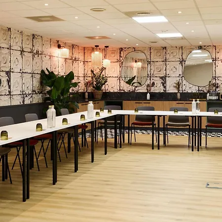 Novotel Paris La Defense Esplanade 4*