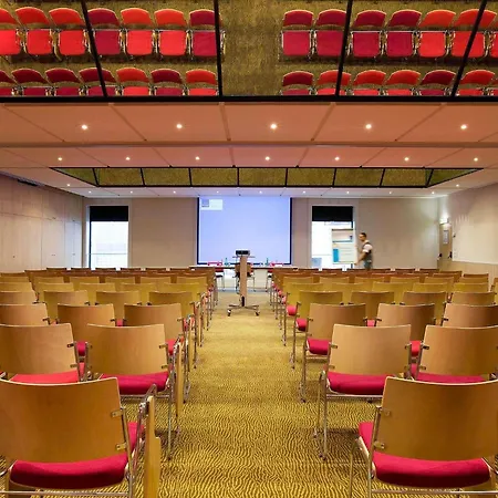 Novotel Paris La Defense Esplanade Hotel 4*
