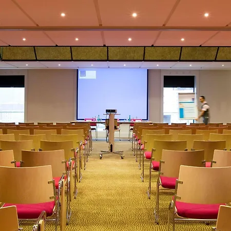 Hotel Novotel Paris La Defense Esplanade 4*