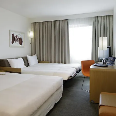Novotel Paris La Defense Esplanade Courbevoie