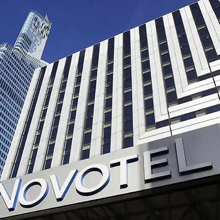 Novotel Paris La Defense Esplanade 4*