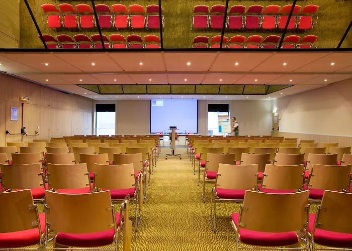 Novotel Paris La Defense Esplanade فندق 4*