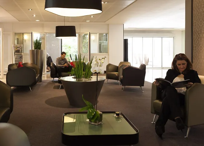 Novotel Paris La Defense Esplanade فندق 4*