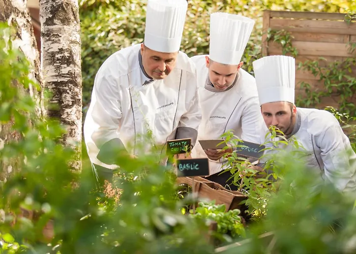 Novotel Paris La Defense Esplanade فندق 4*