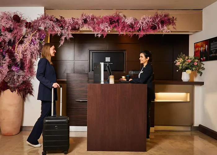 Novotel Paris La Defense Esplanade فندق 4*